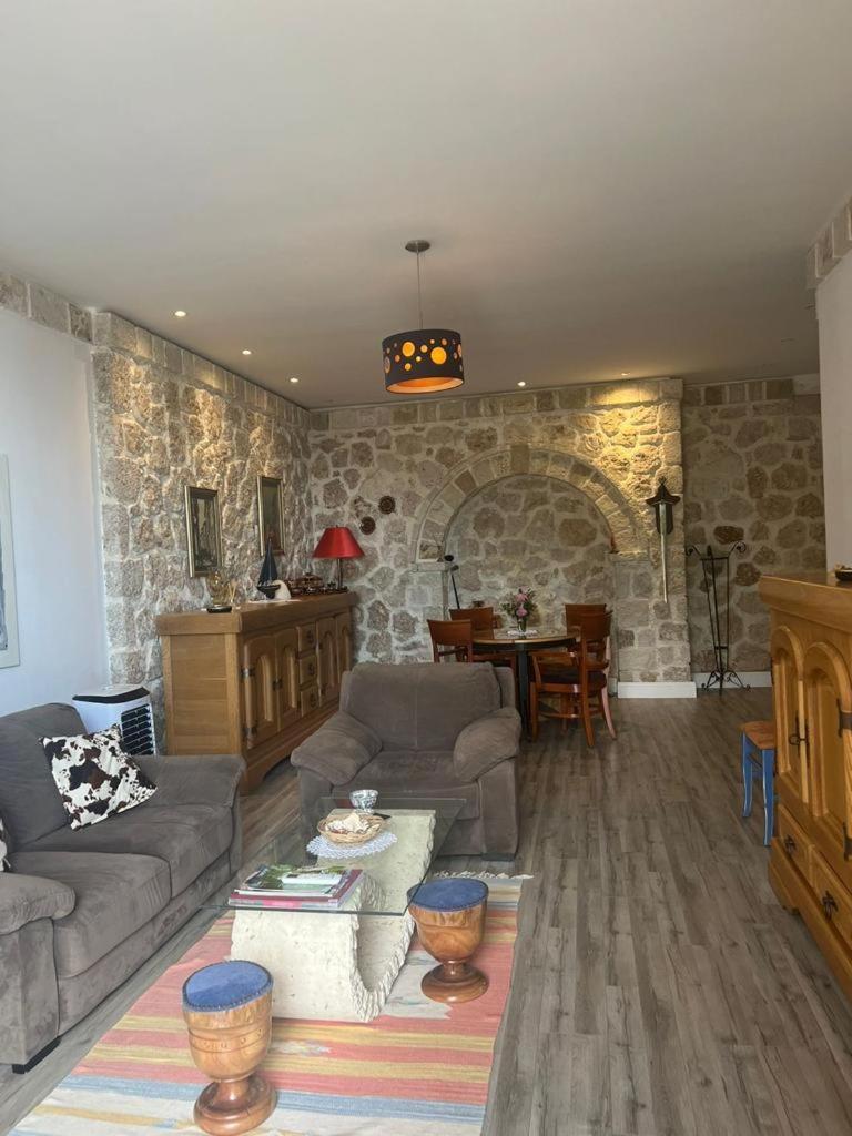 Rahoni Park & Suites Dhërmi Værelse billede
